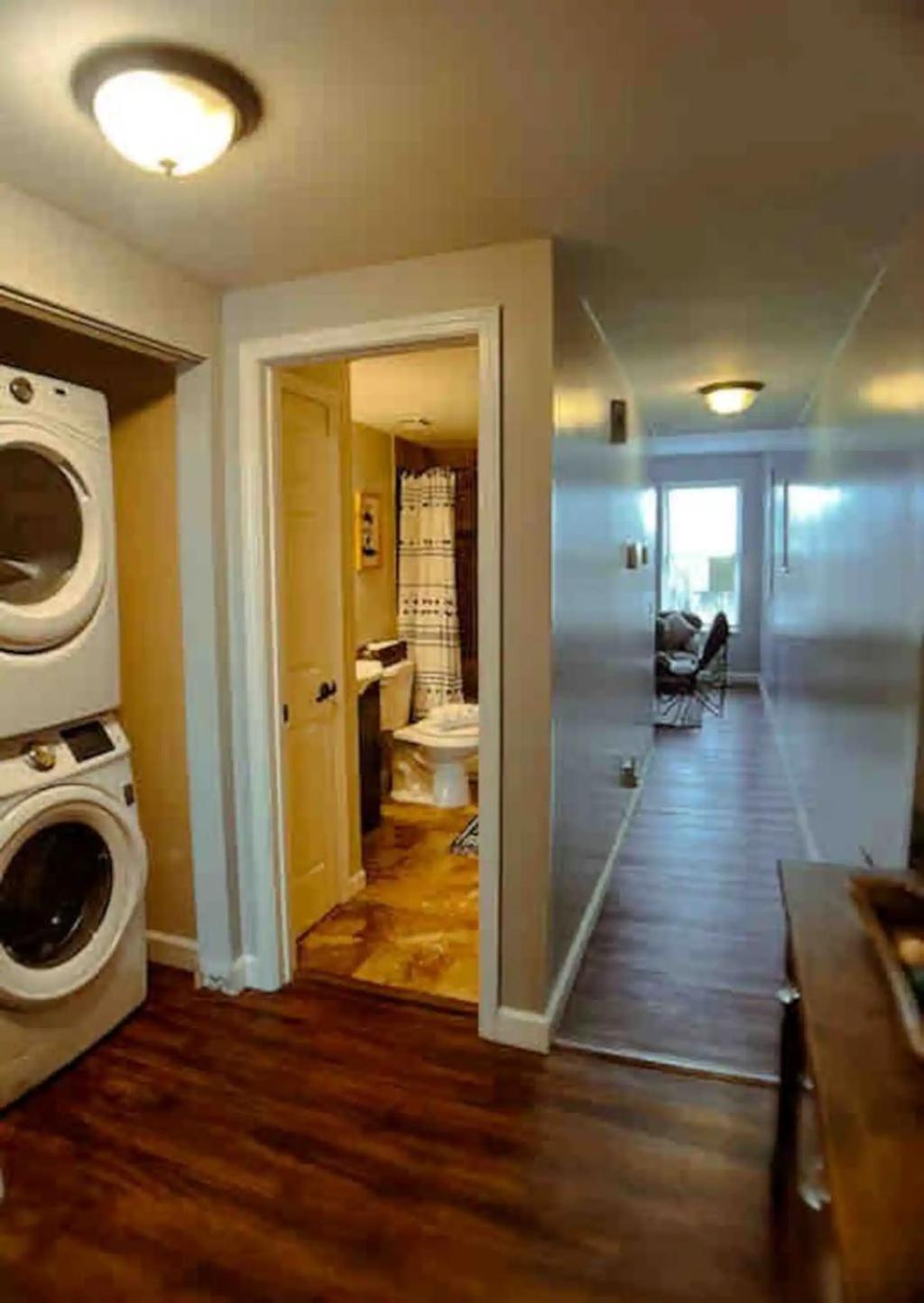 Modern Duplex Near Arenas, Hospitals, Universities, & Attractions Tower Grove Exterior photo
